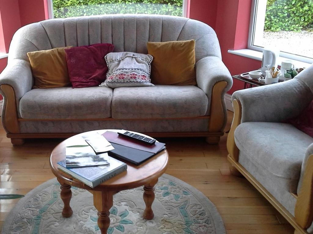 Blossom Hill Bed And Breakfast Killaloe Exterior photo